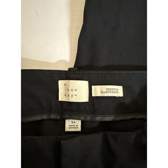 A New Day Women's High Waisted Stretch Office Work Cropped Pants Size 14 Black - Picture 5 of 6